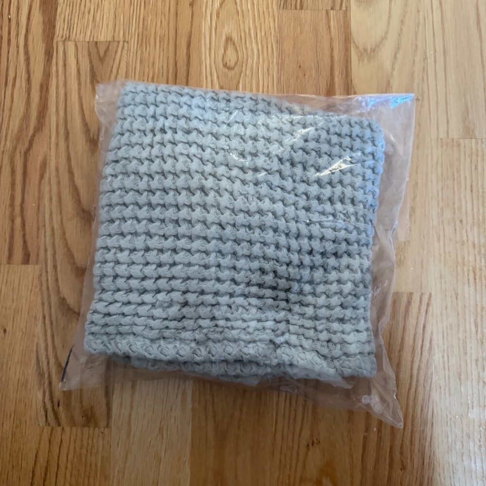 Parachute Waffle Hand Towel, in willow grey green color, NWT - Picture 5 of 10